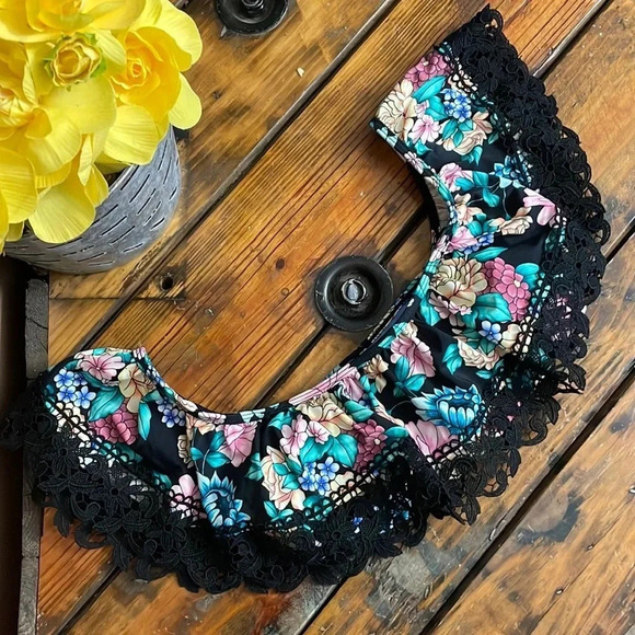 Time and Tru Floral With Lace Size‎ 8-10 Bathing Suit Top - Picture 1 of 6